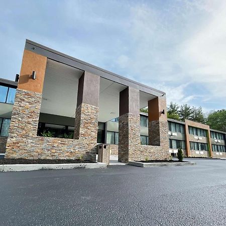 Wingate By Wyndham Lake George Exterior photo