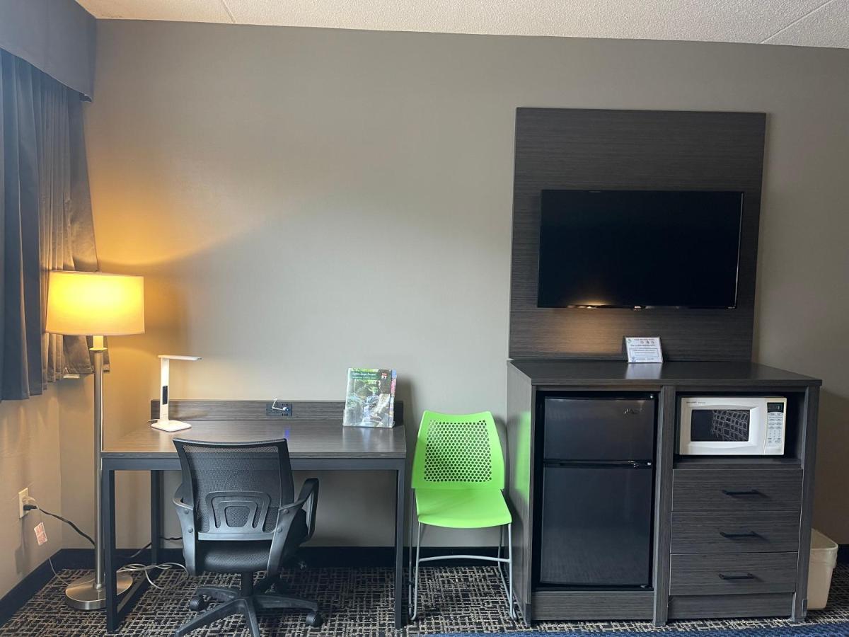 Wingate By Wyndham Lake George Exterior photo