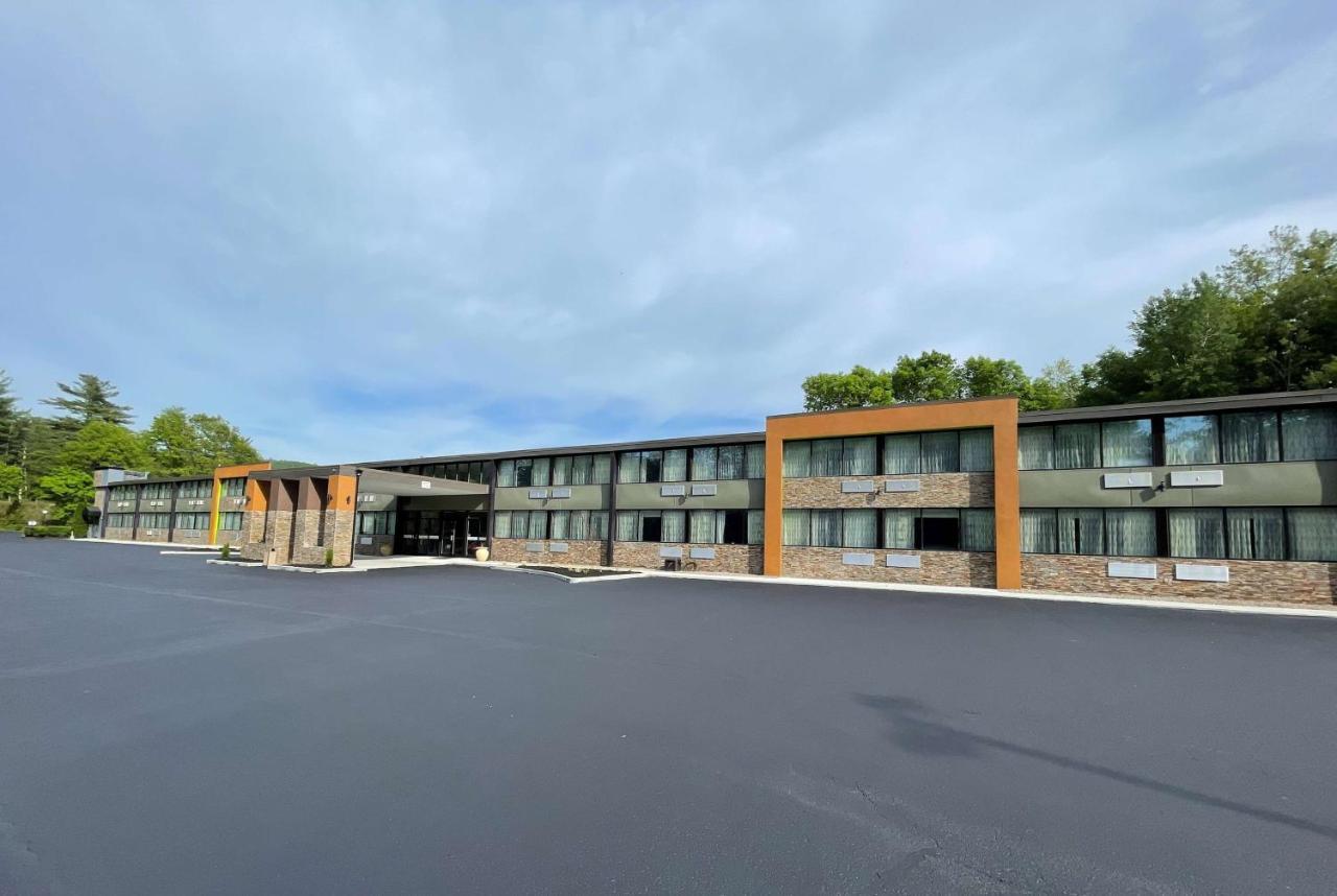 Wingate By Wyndham Lake George Exterior photo