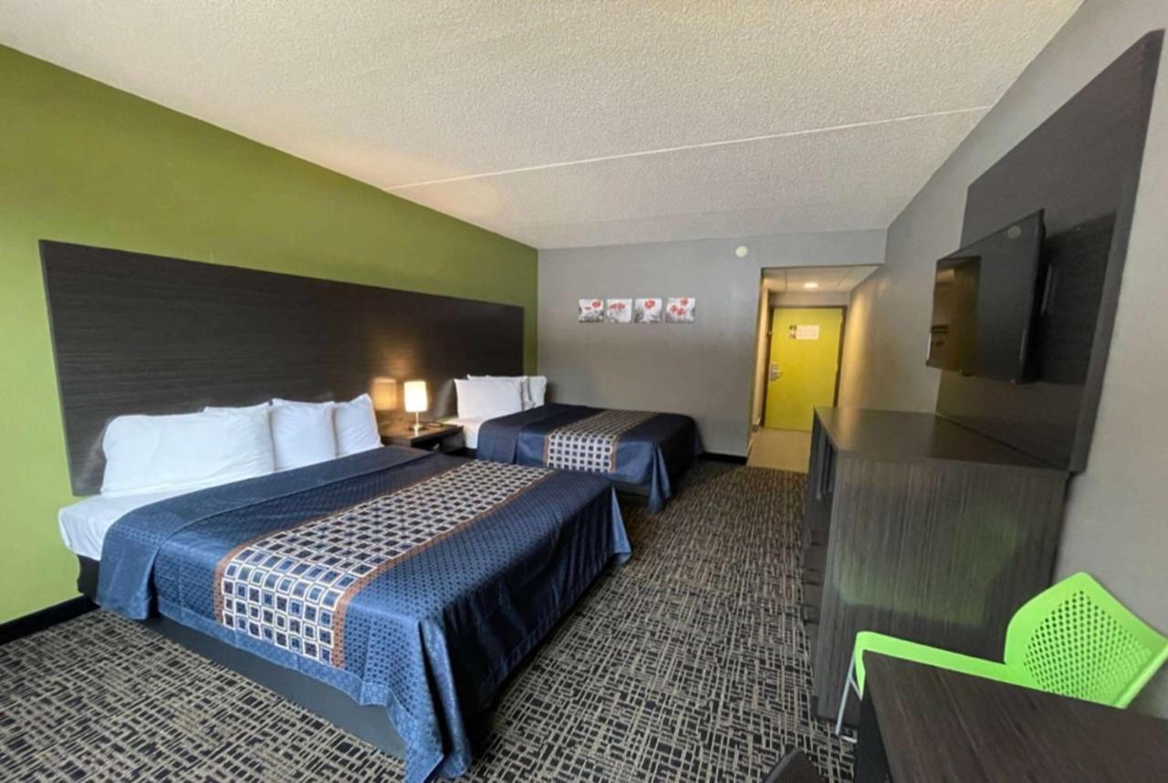 Wingate By Wyndham Lake George Exterior photo