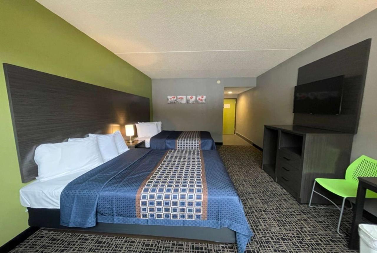 Wingate By Wyndham Lake George Exterior photo